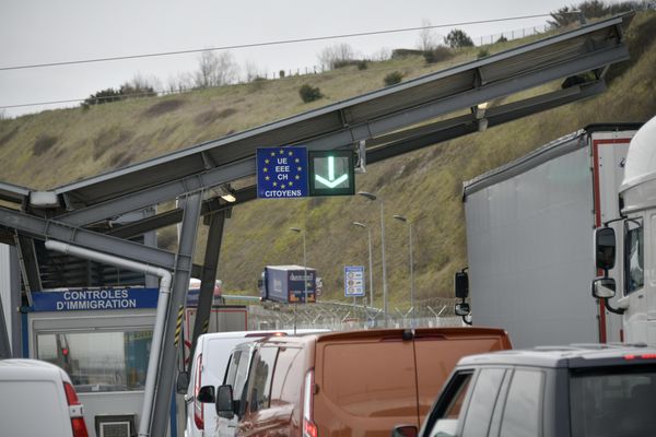 Le terminal transmanche de Dieppe, en Seine-Maritime, lieu de passage de plus en plus fréquenté par les passeurs de migrants.