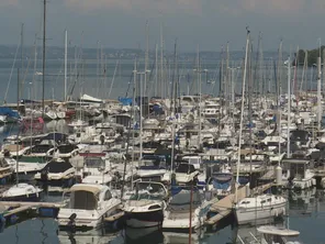 Le port de Thonon-les-Bains (Haute-Savoie), le 12 août 2023 : 750 places, et une liste d'attente longue comme le bras.