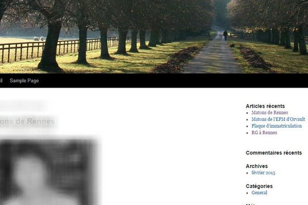 Le site présente des photos et des informations sur des policiers ou des surveillants de prison 