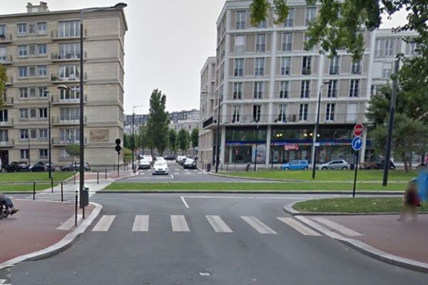 Le Havre : l'avenue Foch vue de la rue Louis-Philippe, avec au fond, la rue Léon Buquet