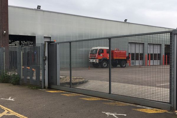 Grilles fermées à la caserne de Rouen-Sud le 20 mai 2019