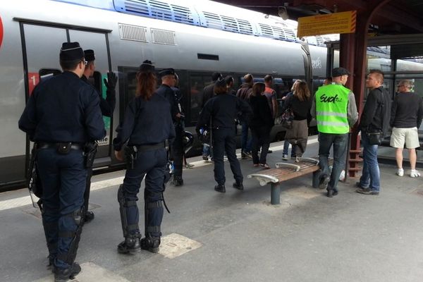 La présence des forces de l'ordre a été constante sur les quais de la gare de Nancy cette semaine pour éviter toute altercation entre usagers et cheminots.