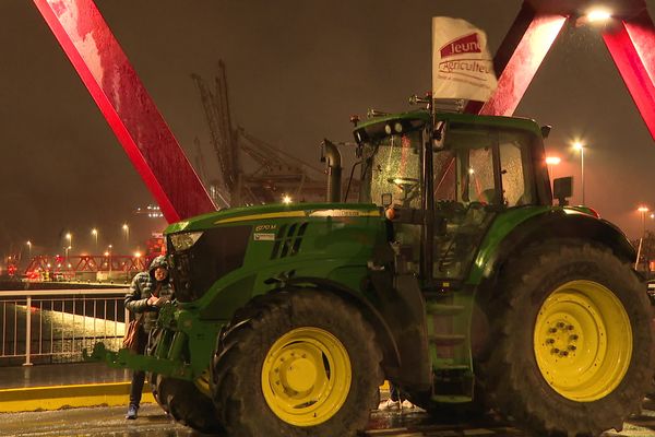 Au Havre, l'arrivée des agriculteurs qui manifestent contre l'accord Mercosur le 18 novembre.