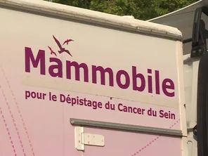 La Mammobile sillonne le département de l'Ariège pour le dépistage des cancers du sein.