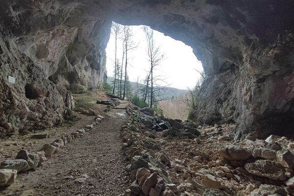 La grotte de la Luire a servi d'hôpital de fortune pour les maquisards du Vercors.