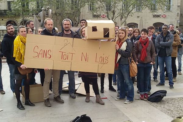 Les travailleurs sociaux place du marché aux fleurs à Montpellier