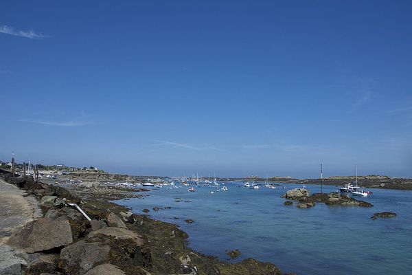 Une matinée ensoleilée aux Iles Chausey, avant l'arrivée des nuages.