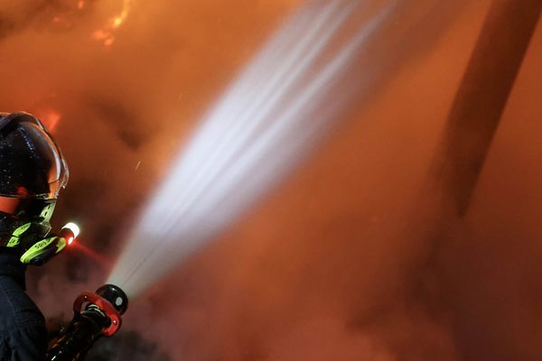 Les sapeurs-pompiers de la Manche ont été mobilisés vendredi soir sur un violent incendie