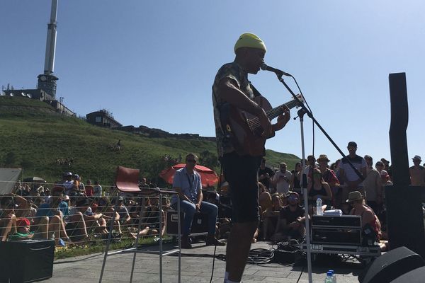Le chanteur Patrice s'est produit au sommet du Puy de Dôme le 30 juin 2019