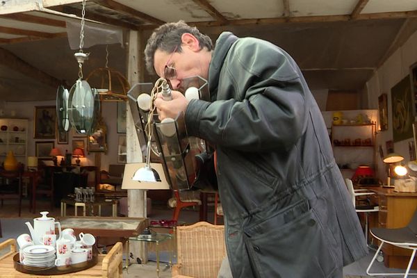 La traditionnelle foire d’automne est de retour des brocanteurs sur la place des Quinconces à Bordeaux