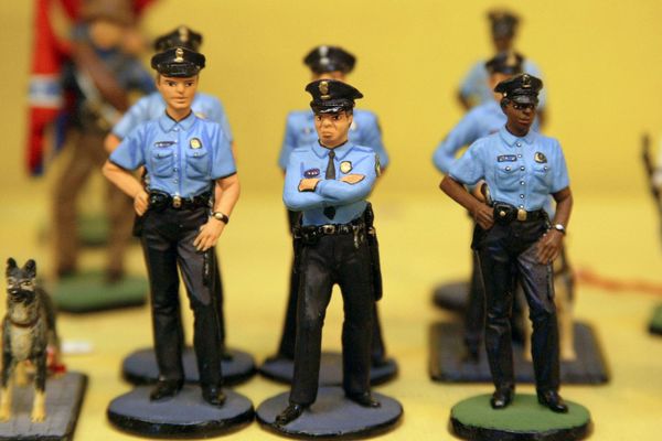 Figurines de policiers miniatures (photo d'illustration).