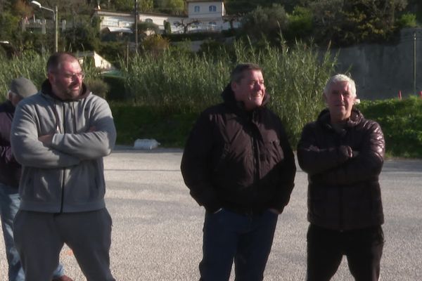 Mercredi 6 décembre, Nice (Alpes-Maritimes) : les forains sont réunis sur le parking près d'Ikea, l'emplacement qu'ils souhaitent obtenir pour installer leurs manèges.