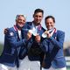 Karim Laghouag, Nicolas Touzaint et Stéphane Landois sur le podium du concours complet d'équitation par équipes aux Jo de Paris, le 29 juillet 2024