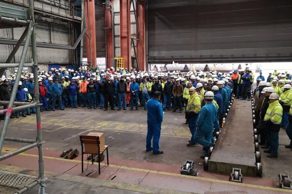 Hommage  le 28 février 2020 à l'ouvrier décédé dans l'atelier panneaux plans aux Chantiers de l'Atlantique de Saint-Nazaire