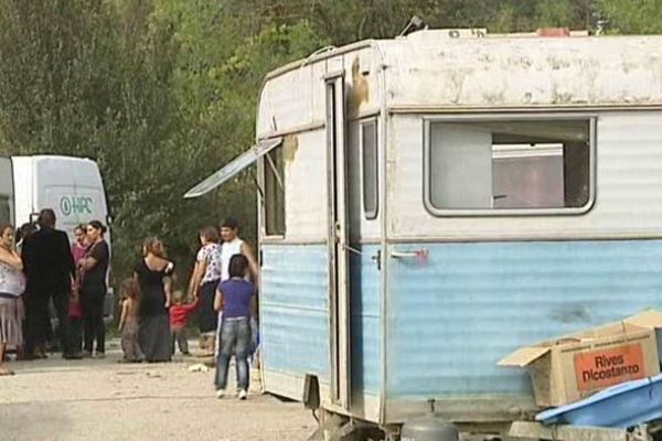 Montpellier - le camp de Roms derrière la Mosson dévasté par la crue - 15 octobre 2014.