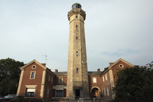 Le ciel se voilera dès la matinée vers le phare de Fatouville - Grestain, près de Honfleur.