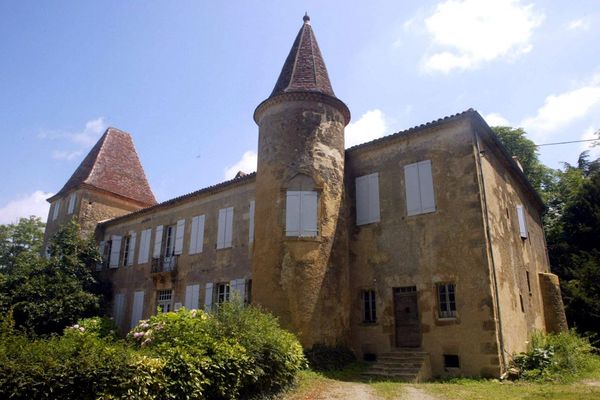 Le château de Castelmore à Lupiac (Gers).