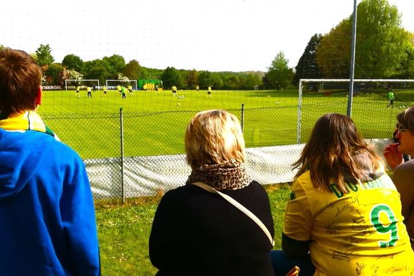 Pour les supporters des Canaris, le rêve est à portée.. interdit de perdre face aux Normands.