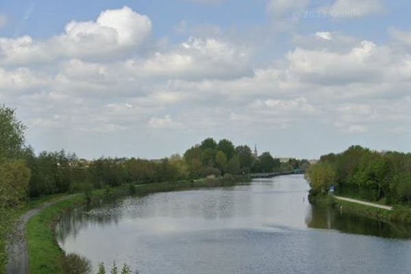 Le corps sans vie et dénudé d'une femme d'une quarantaine d'années a été repêché dans la Deûle, à hauteur de Verlinghem (Nord), ce mercredi 27 mars 2024.