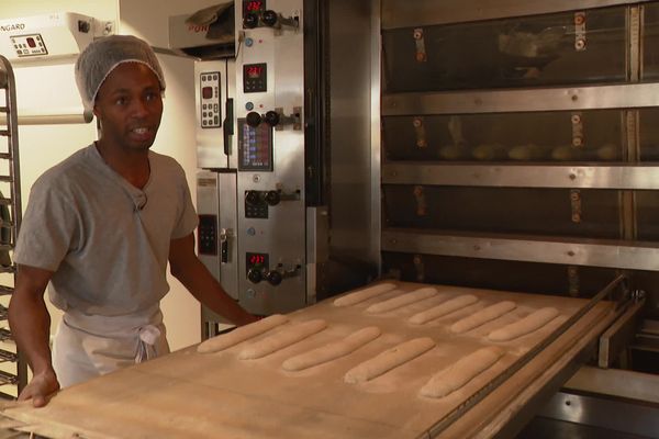 Un boulanger de Bourg-en-Bresse se bat pour garder son salarié guinéen