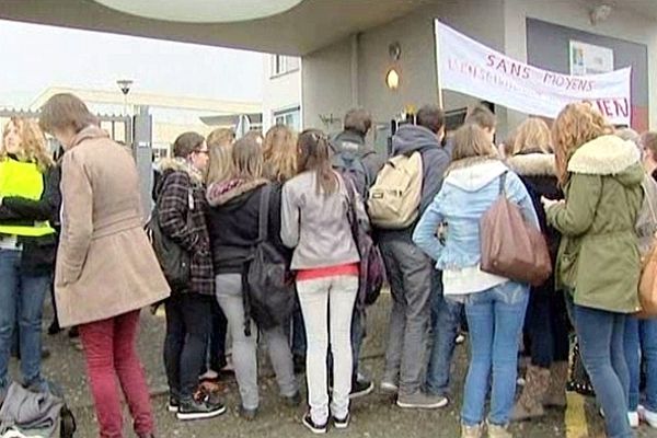 Une grève a lieu ce mercredi 20 mars au lycée Georges Brassens de Neufchâtel-en-Bray.