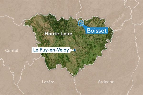 Une dizaine de vaches a été prise au piège dans un incendie de bâtiments agricoles à Boisset, en Haute-Loire, mardi 12 février.
