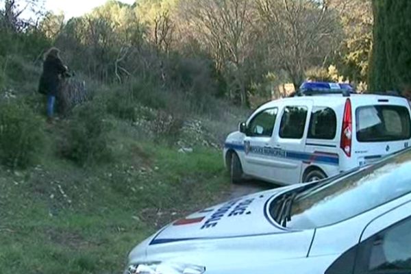 Nîmes : la police sur les lieux du crime de la joggeuse de Courbessac - 25 janvier 2013.