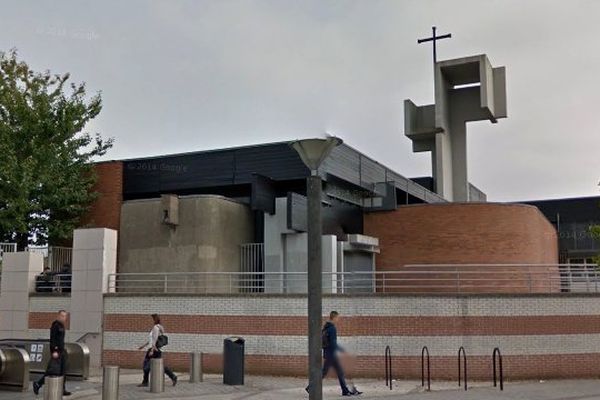 L'église Saint-Thomas, dans le quartier de la Bourgogne à Tourcoing