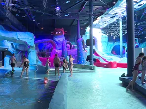 L'Aquascope, nouvelle extension du Futuroscope, peut accueillir simultanément 1700 personnes.