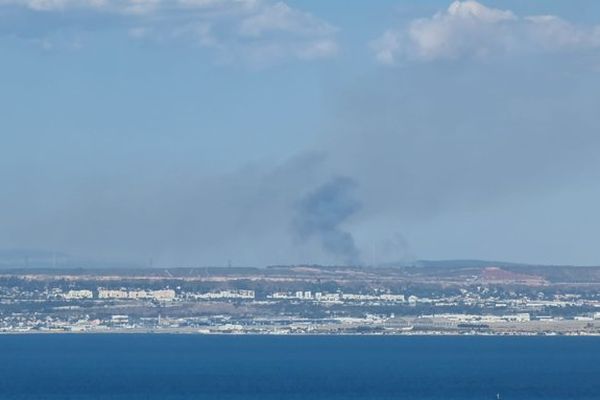 Départ du feu dans un massif à proximité de la gare d'Aix-en-Provence.