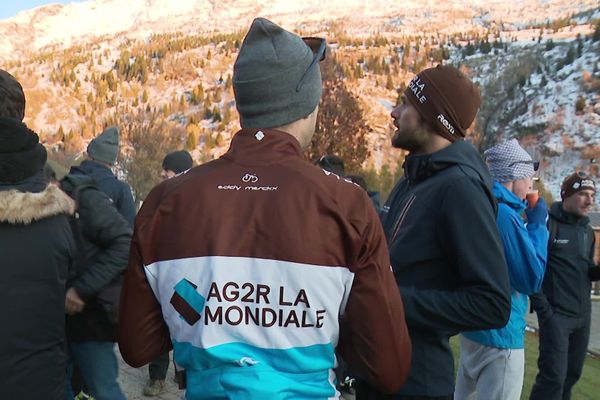 Les 29 coureurs d'AG2R La Mondiale et le staff se sont retrouvés à Vaujany pour un stage de cohésion