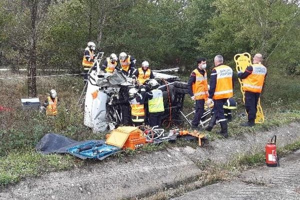 Le travail de désincarcération des pompiers aura duré plus de deux heures. Cet accident porte le nombre des décès sur les routes de la Dordogne à 13 morts.