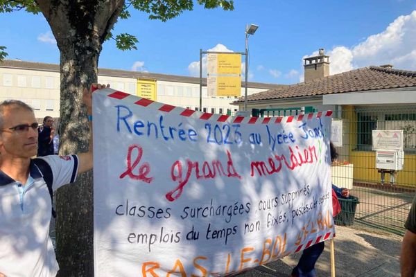 Des disfonctionnements se font sentir depuis la rentrée au sein du lycée, notamment sur la mise en place des emplois du temps.