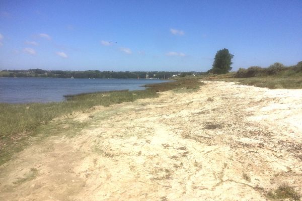 Une plage de l'estuaire du Trieux fermée à cause d'un taux trop élevé d'hydrogène sulfuré (H2S)