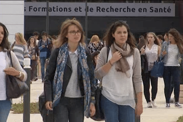 Les étudiants de Paces ont probablement suivi ce lundi le cours magistral le plus court de l'histoire des études de médecine.