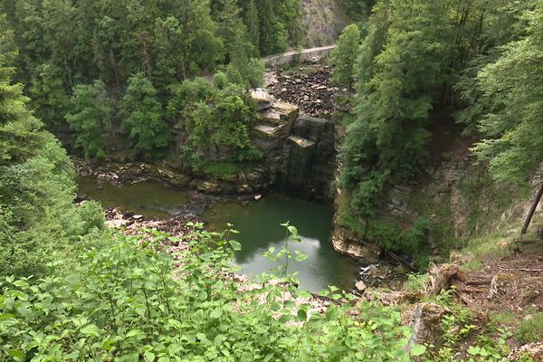 Le Saut du Doubs à sec le 16 juin 2022