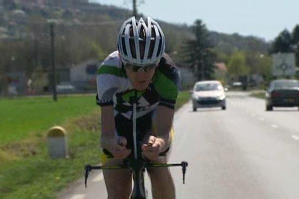 A 41 ans, le triathlète handisport de Montluçon a décroché, dimanche après-midi à Rotterdam, la médaille d'argent aux championnats du monde de paratriathlon (catégorie PT4).