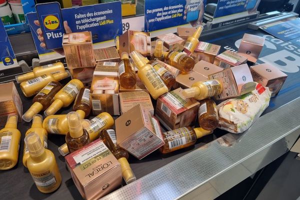 Des cosmétiques d'une valeur totale de 500 € ont été dérobés par deux Géorgiens rapidement interpellés le 18 novembre 2022 au Lidl d'Aigues-Mortes (Gard).