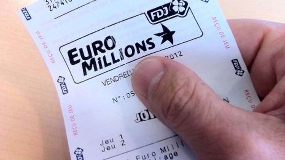 Le gagnant des 47 millions a reçu son chèque