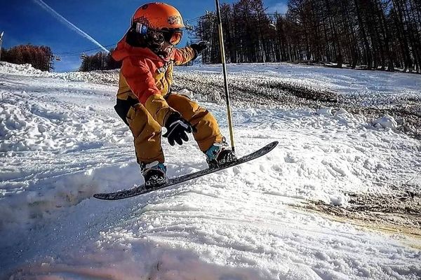 Maë, 6 ans, n'a pas peur de la vitesse.