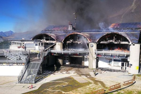 La gare intermédiaire du téléphérique des Grands Montets, à Chamonix