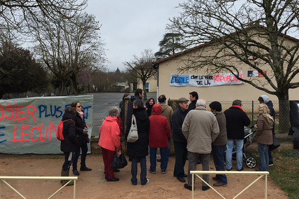 L'école d'Assier occupée par les parents d'élèves depuis lundi matin