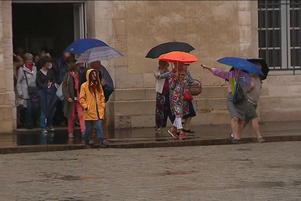 A Dijon, des visites improvisées sont organisées tout au long de l'été.