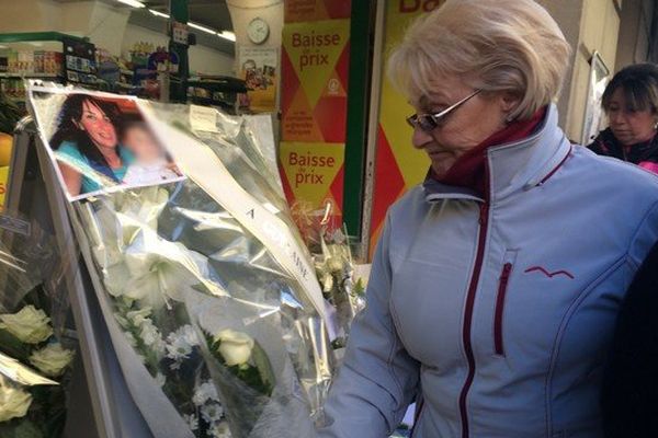 Une marche suivie de quelques minutes de recueillement rue Cassini à Nice. 