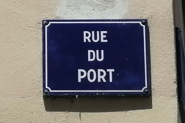 A Clermont-Ferrand, on trouve une rue du Port.