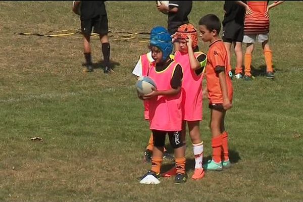 Les petits rugbymen de l'école du RC Narbonne