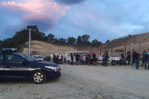 Elus et habitants de la micro-région se sont réunis ce mercredi matin devant le site de Prunelli di Fium'Orbu