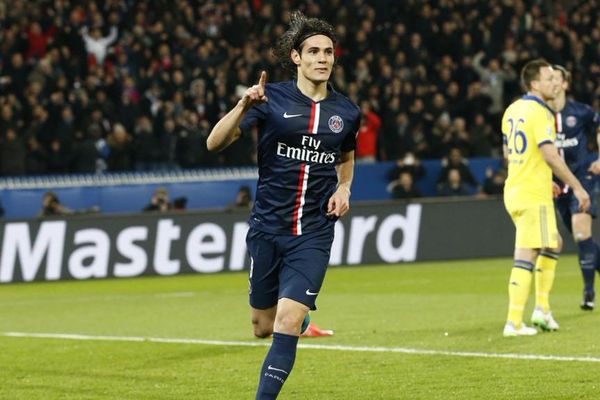 Edinson Cavani a pu reprendre un beau centre de Matuidi pour égaliser face à Chelsea. Score final : 1-1 au Parc des Princes.