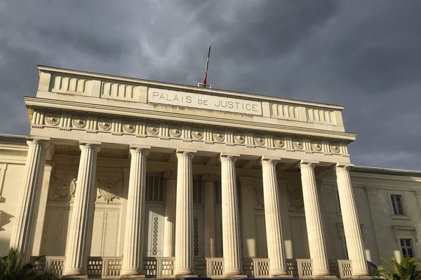 Le palais de justice de Tours