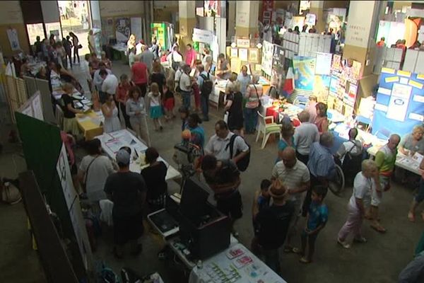 Comme l'an dernier, ce forum a été très fréquenté dès le samedi matin sur le site de la caserne Marceau